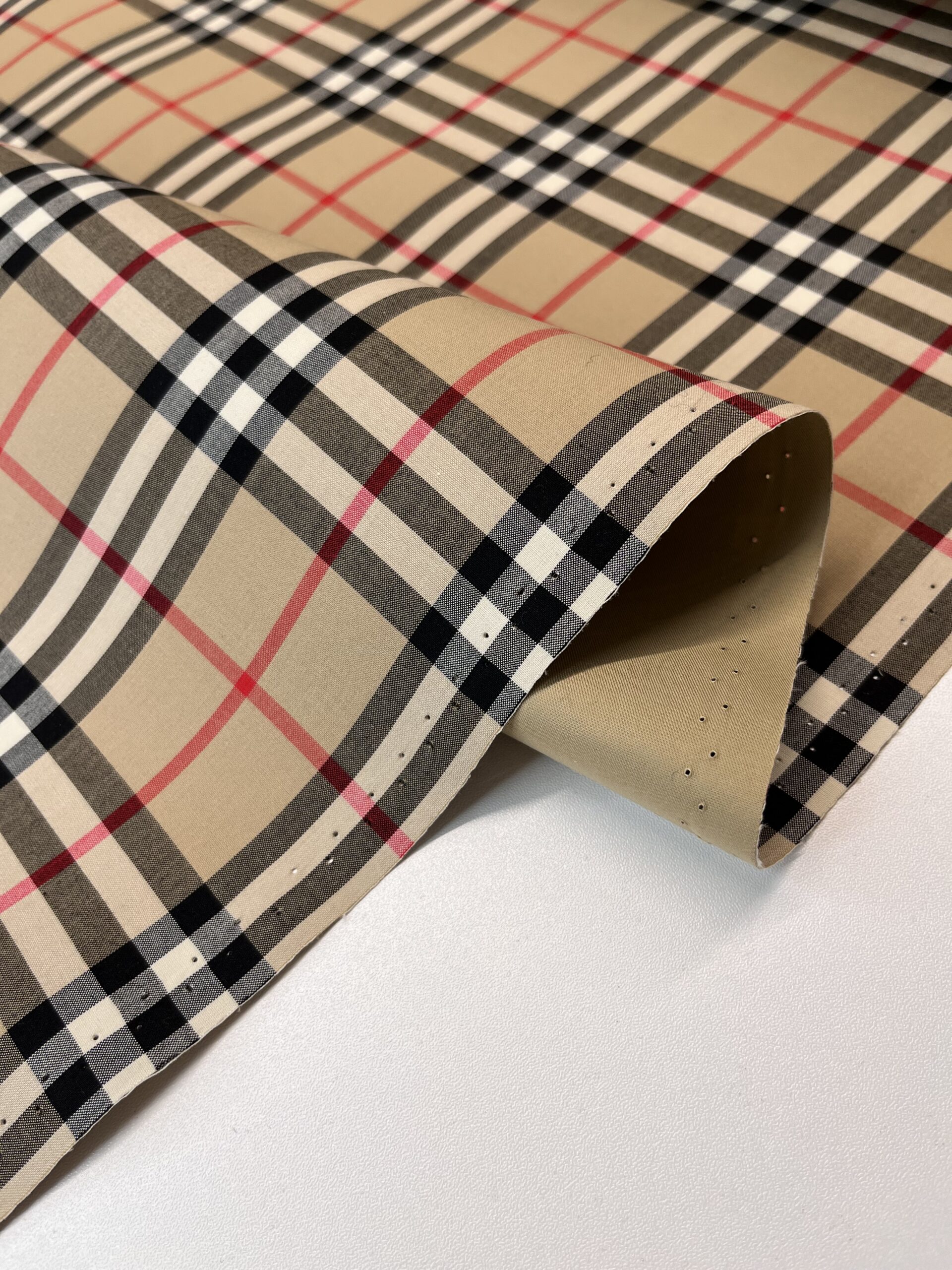 Ткань плащевая Burberry , арт.: 241809 — итальянские ткани купить в СПб | Ткани Италии