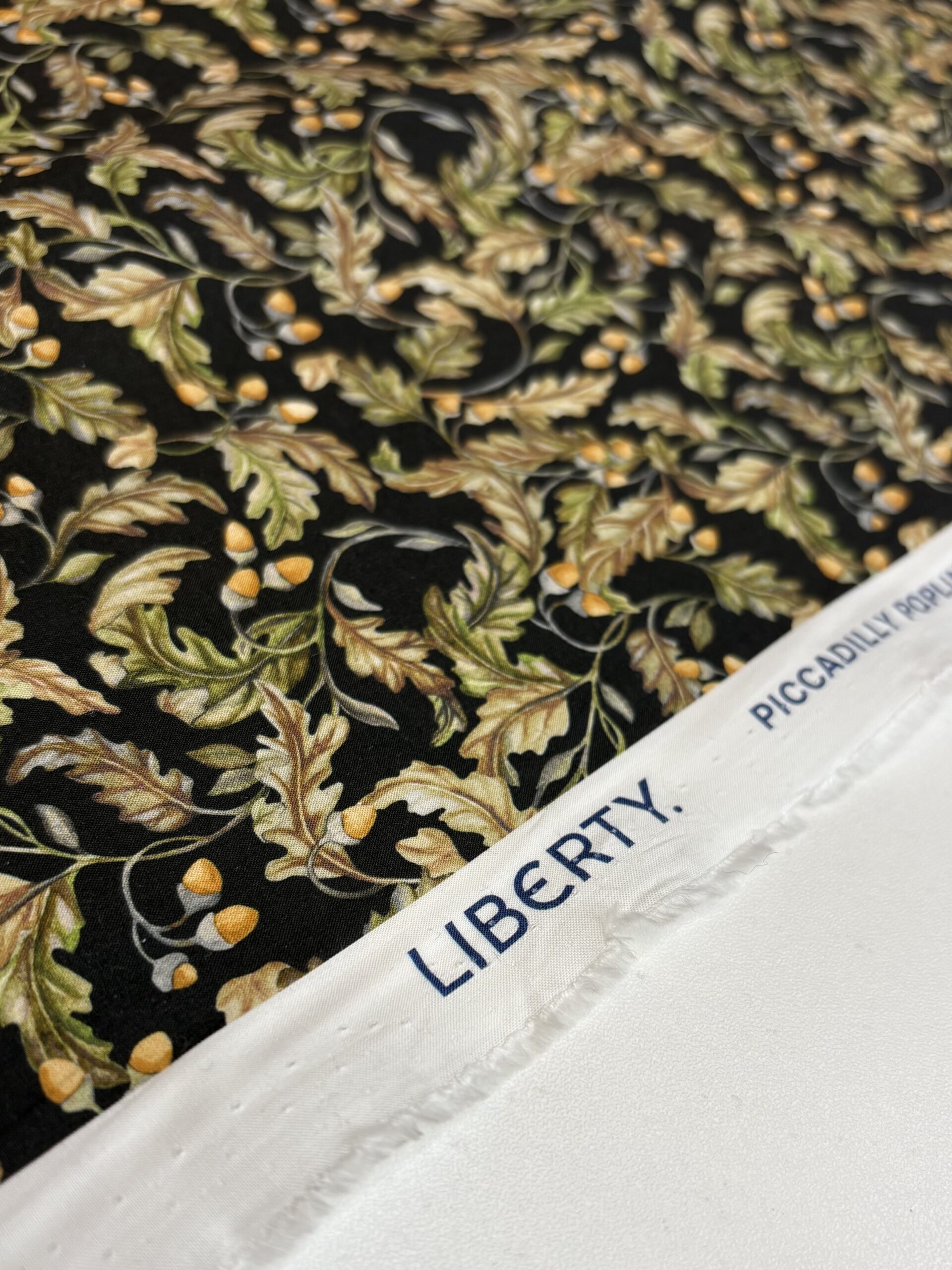 Поплин Liberty, арт.: 442072 — ткань для платья купить | Ткани Италии